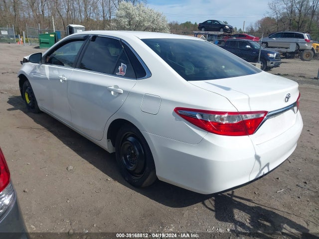 Toyota CAMRY LE 2015 4T4BF1FK9FR496943 Image 3