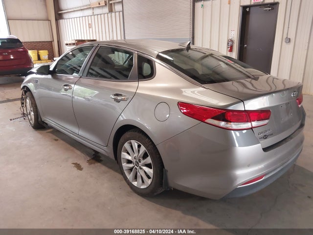 KIA Optima Lx 2018 5XXGT4L33JG267409 Image 3