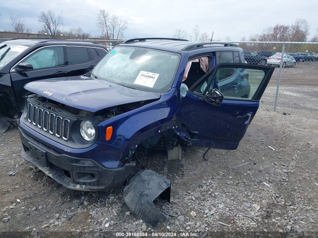 Jeep Renegade Latitude 4x4 2018 ZACCJBBB0JPH30426 Image 2