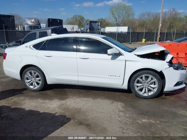 Chevrolet IMPALA 1LT 2018 2G1105S37J9153967 Image 13