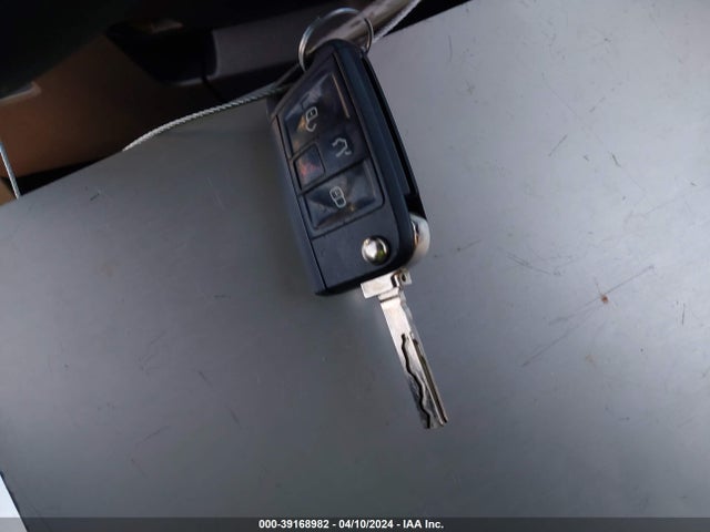 3VV0B7AX8KM198553 Volkswagen Tiguan 2.0t S