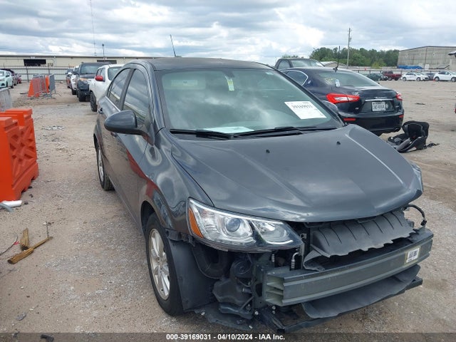 Chevrolet Sonic Lt Auto 2018 1G1JD5SH2J4103688 Image 1