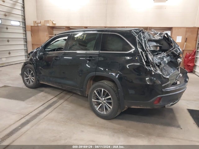 Toyota Highlander Xle 2017 5TDJZRFH2HS437664 Image 3