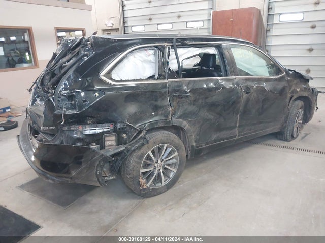 Toyota Highlander Xle 2017 5TDJZRFH2HS437664 Image 4