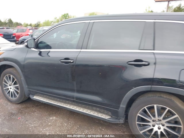 Toyota Highlander Se 2018 5TDKZRFH0JS537417 Image 14