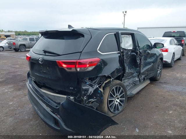 Toyota Highlander Se 2018 5TDKZRFH0JS537417 Image 4