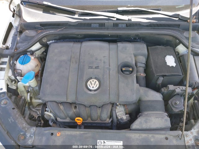 2011 Volkswagen Jetta 2.5l Se მანქანა იყიდება აუქციონზე, vin: 3VWDZ7AJ4BM384045, აუქციონის ნომერი: 39169176
