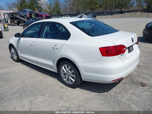 2011 Volkswagen Jetta 2.5l Se მანქანა იყიდება აუქციონზე, vin: 3VWDZ7AJ4BM384045, აუქციონის ნომერი: 39169176