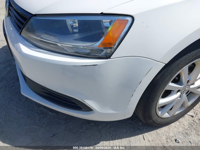 2011 Volkswagen Jetta 2.5l Se მანქანა იყიდება აუქციონზე, vin: 3VWDZ7AJ4BM384045, აუქციონის ნომერი: 39169176