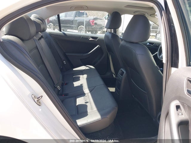 2011 Volkswagen Jetta 2.5l Se მანქანა იყიდება აუქციონზე, vin: 3VWDZ7AJ4BM384045, აუქციონის ნომერი: 39169176