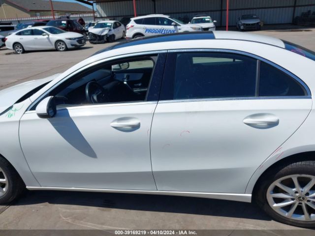 WDD3G4FB3KW020676 Mercedes-Benz A 220 4matic