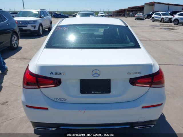 WDD3G4FB3KW020676 Mercedes-Benz A 220 4matic