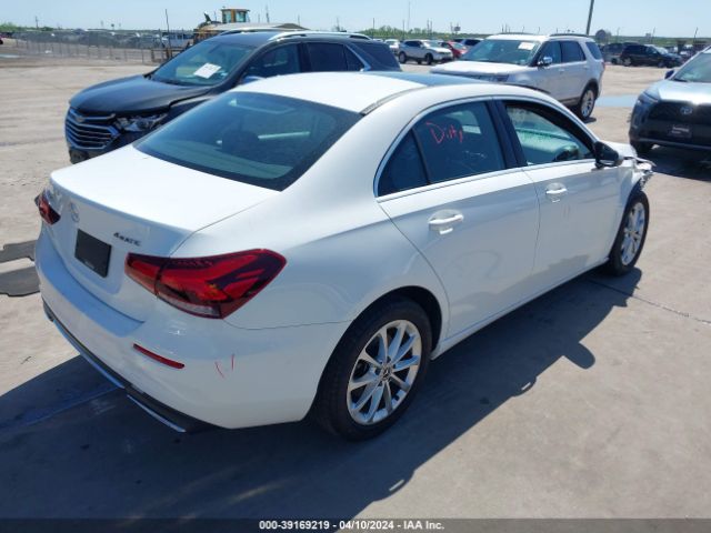WDD3G4FB3KW020676 Mercedes-Benz A 220 4matic