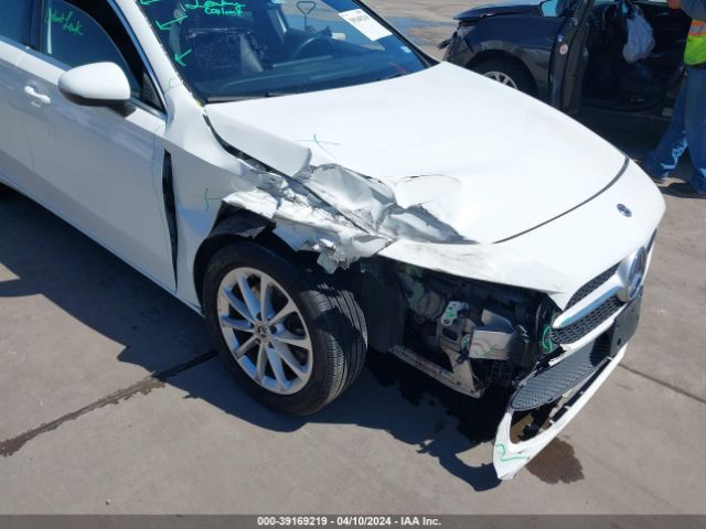WDD3G4FB3KW020676 Mercedes-Benz A 220 4matic