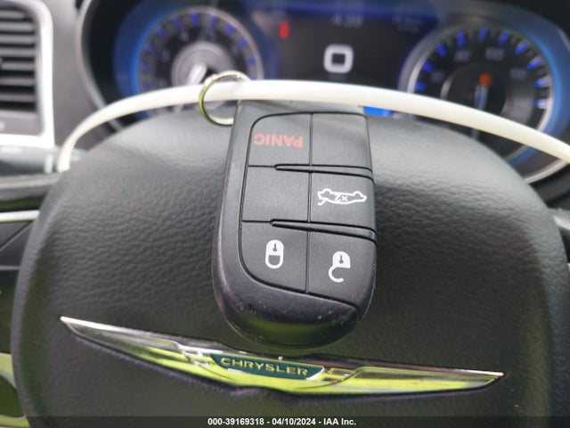 2C3CCARG6KH556486 Chrysler 300 Touring Awd