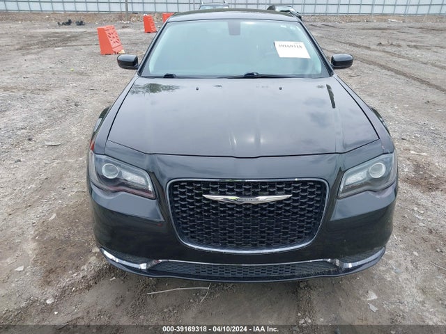 2C3CCARG6KH556486 Chrysler 300 Touring Awd