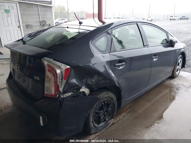 Toyota Prius Two 2014 JTDKN3DUXE0373465 Image 4