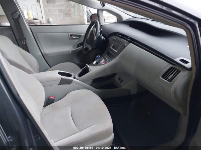 Toyota Prius Two 2014 JTDKN3DUXE0373465 Image 5