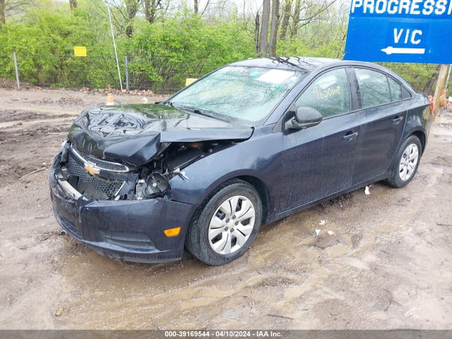 Chevrolet Cruze Ls Auto 2014 1G1PA5SH9E7486178 Image 2