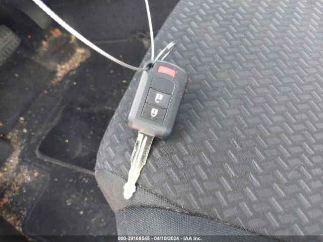 JA4AT4AAXKZ019559 Mitsubishi Eclipse Cross Le