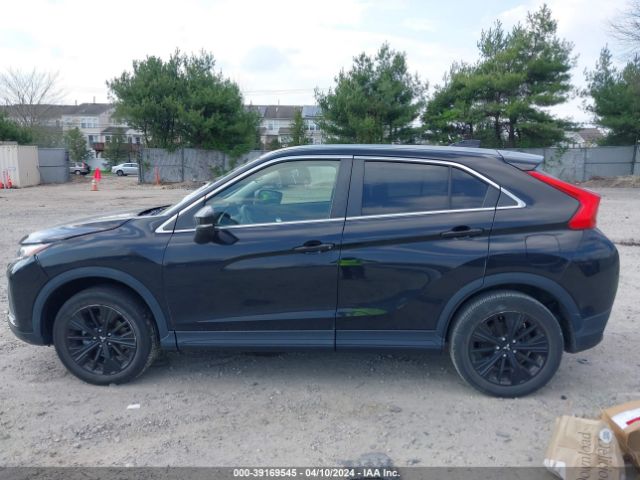 JA4AT4AAXKZ019559 Mitsubishi Eclipse Cross Le
