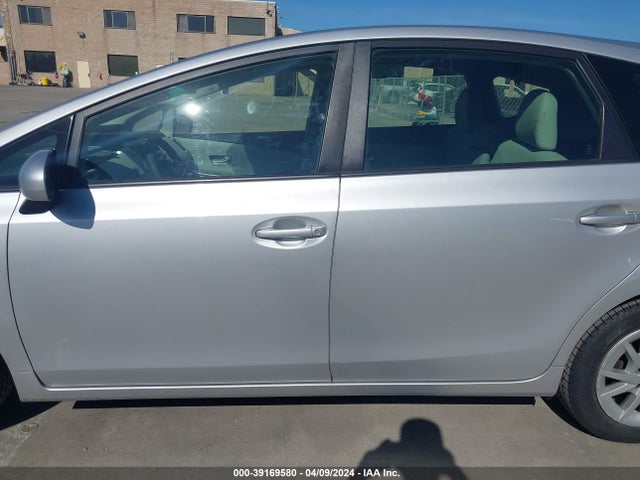 Toyota Prius V Three 2014 JTDZN3EU3E3355174 Image 15