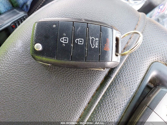 KIA Soul 2016 KNDJN2A24G7320439 Image 11