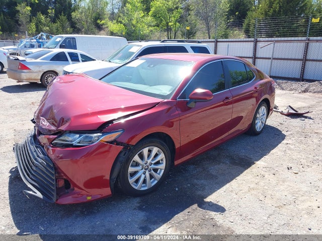 Toyota CAMRY LE 2018 4T1B11HK2JU621067 Image 2