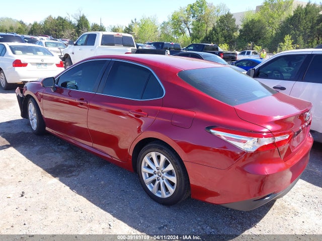 Toyota CAMRY LE 2018 4T1B11HK2JU621067 Image 3