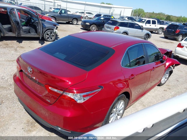 Toyota CAMRY LE 2018 4T1B11HK2JU621067 Image 4