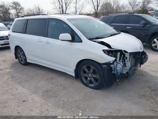 Toyota Sienna Se Premium 8 Passenger 2016 5TDXK3DC3GS746304 main image