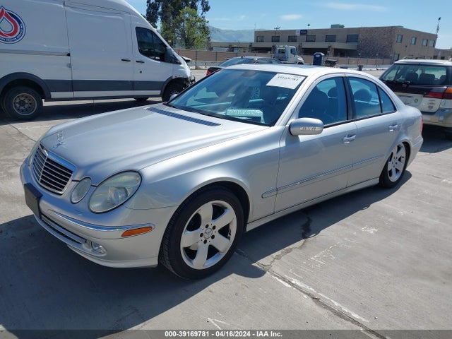2004 Mercedes-benz E 320 მანქანა იყიდება აუქციონზე, vin: WDBUF65J44A500553, აუქციონის ნომერი: 39169781