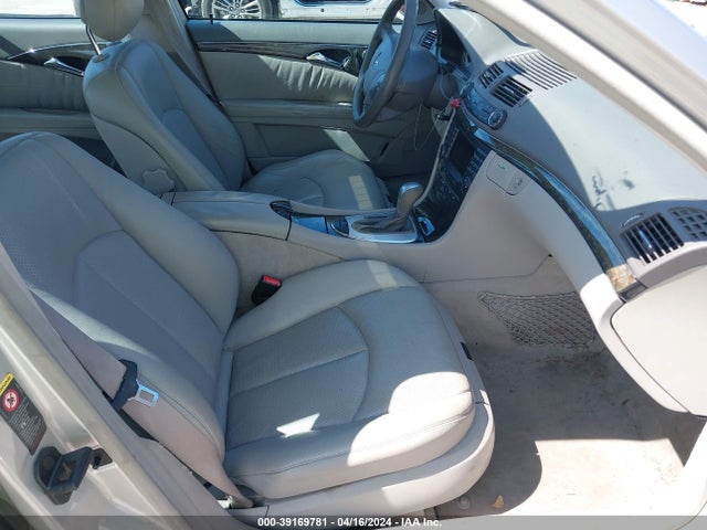 2004 Mercedes-benz E 320 მანქანა იყიდება აუქციონზე, vin: WDBUF65J44A500553, აუქციონის ნომერი: 39169781
