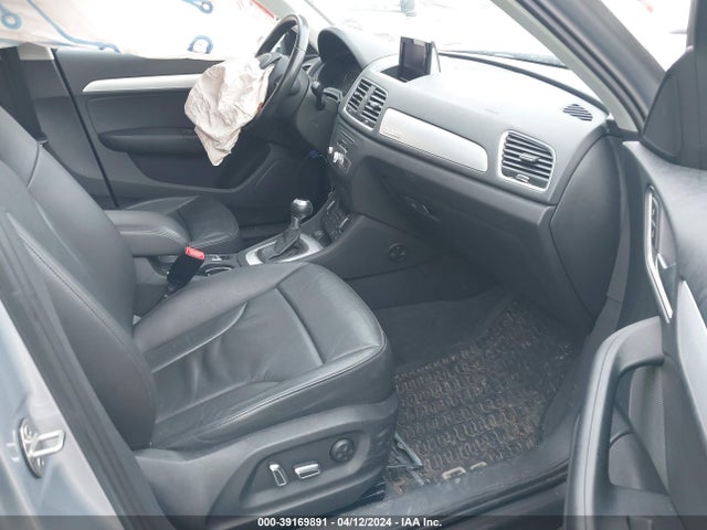 WA1JCCFS6HR006439 Audi Q3 2.0t Premium