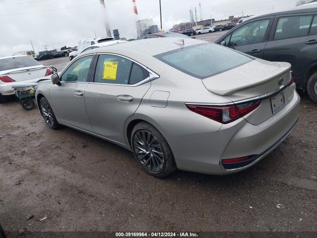 58AEA1C10RU045706 Lexus Es 300h Luxury