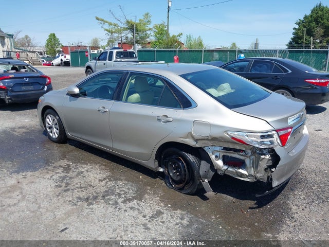 Toyota CAMRY LE 2015 4T4BF1FK8FR472259 Image 3