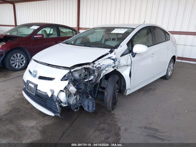 Toyota Prius Three 2014 JTDKN3DU9E0379130 Image 2