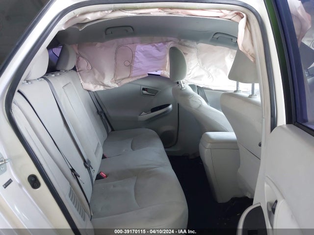 Toyota Prius Three 2014 JTDKN3DU9E0379130 Image 8