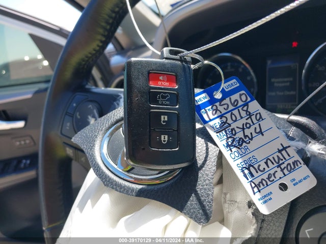 Toyota Rav4 Limited 2018 JTMYFREV7JD127509 Image 11