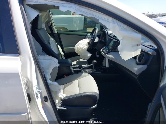 Toyota Rav4 Limited 2018 JTMYFREV7JD127509 Image 5