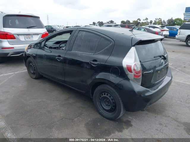 39170221 :رقم المزاد ، JTDKDTB33D1548323 vin ، 2013 Toyota Prius C One مزاد بيع