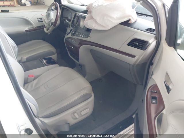 5TDDK3DC1ES083038 Toyota Sienna Limited 7 Passenger
