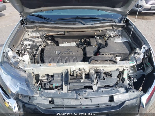 JA4AZ3A35JZ054969 Mitsubishi Outlander Se