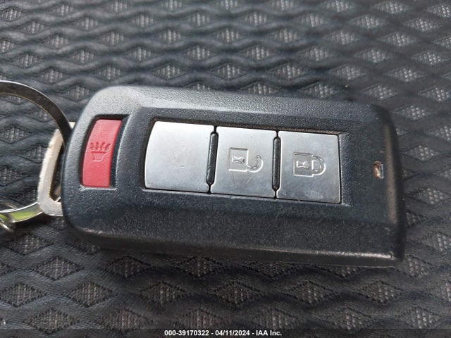 JA4AZ3A35JZ054969 Mitsubishi Outlander Se