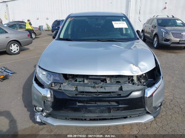 JA4AZ3A35JZ054969 Mitsubishi Outlander Se