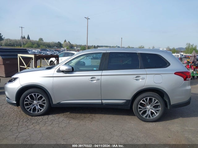 JA4AZ3A35JZ054969 Mitsubishi Outlander Se