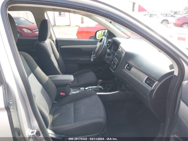 JA4AZ3A35JZ054969 Mitsubishi Outlander Se