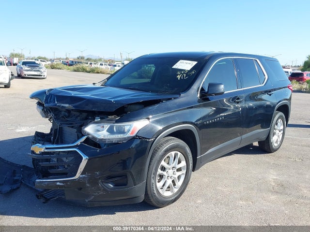 Chevrolet Traverse Ls 2018 1GNERFKW0JJ211055 Image 2