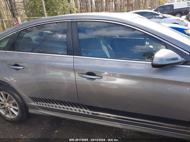 Hyundai SONATA SE 2018 5NPE24AF3JH624471 Image 13