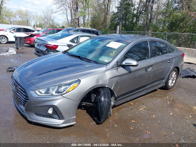 Hyundai SONATA SE 2018 5NPE24AF3JH624471 Image 2